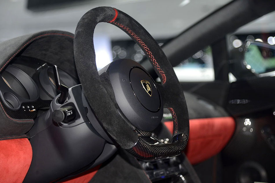 2014LP 570-4 Squadra Corse