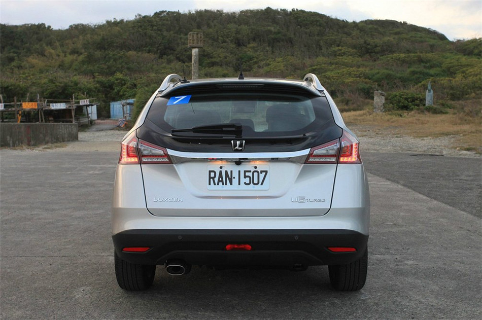 6 SUV 2014 