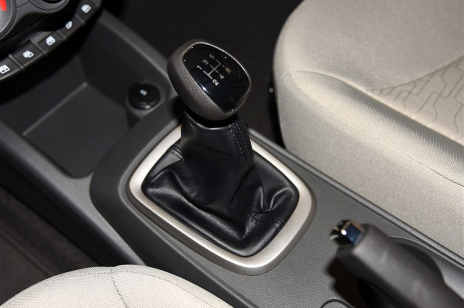 2015 ŷ3 1.3L ֶ 