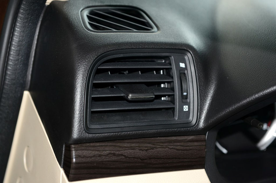2015 1.6L Զ 