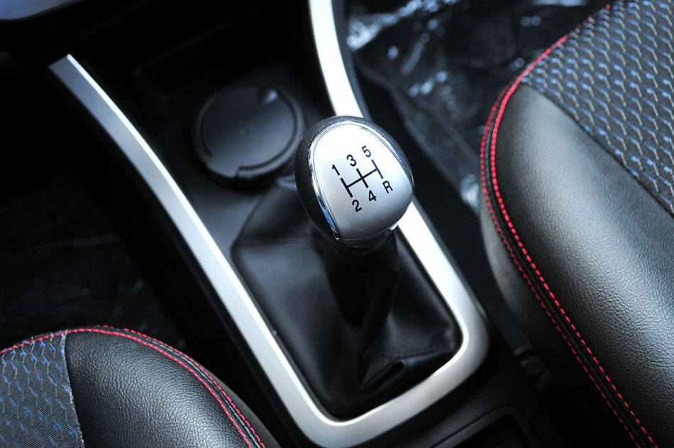 2015 1.5L Ӣ 