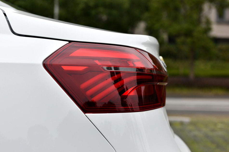 2018 1.5L CVT ϸ