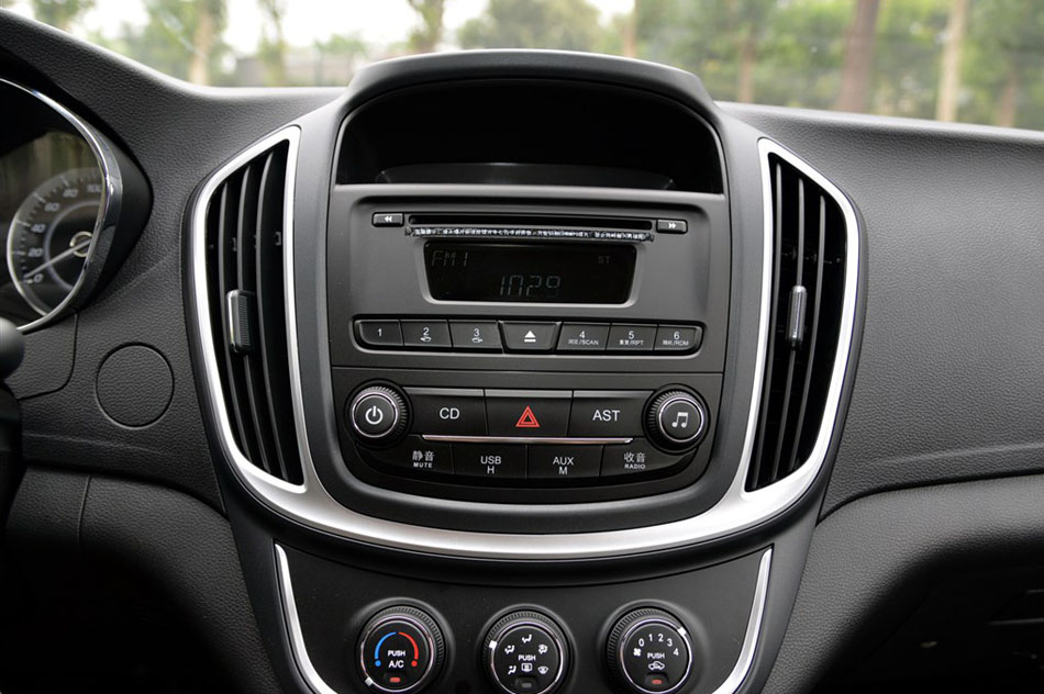 2015 1.8L ֶ 