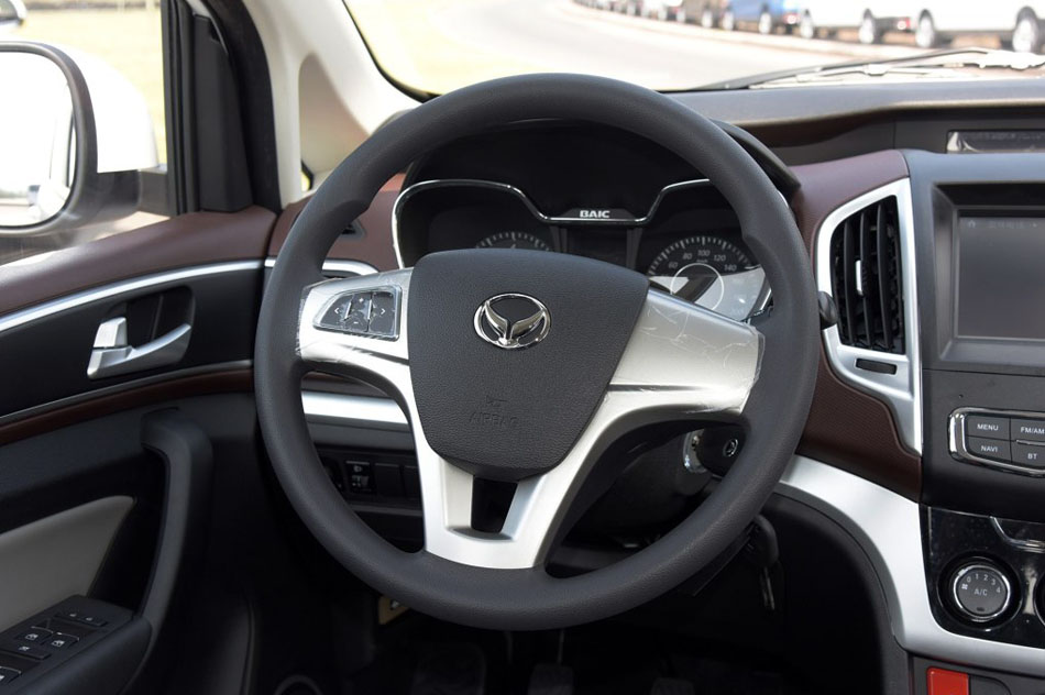 2015 1.5L ֶ 