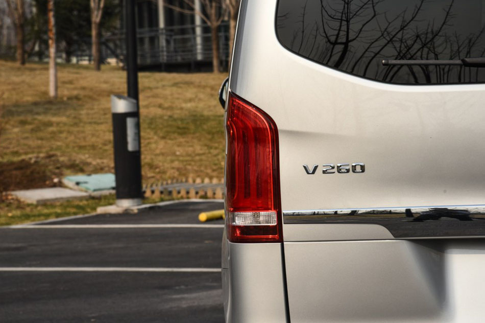 2016 V 260  ϸ