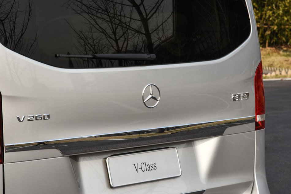 2016 V 260  ϸ