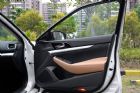 2016款 2.5L XV 至尊版 座椅空间