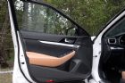 2016款 2.5L XV 至尊版 座椅空间