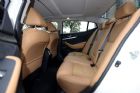 2016款 2.5L XV 至尊版 座椅空间