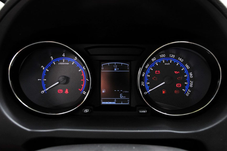 2016 2.0L ֶ 