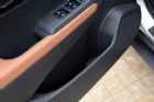 2016款 2.0L 自动旗舰版 座椅空间