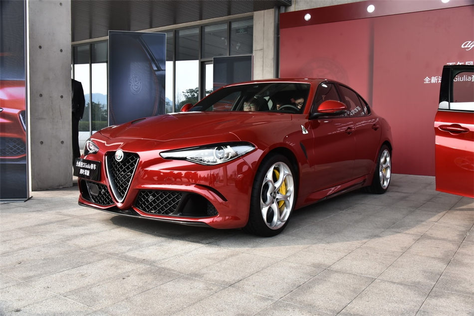 ·ŷGiulia 2.9T V6 QV 