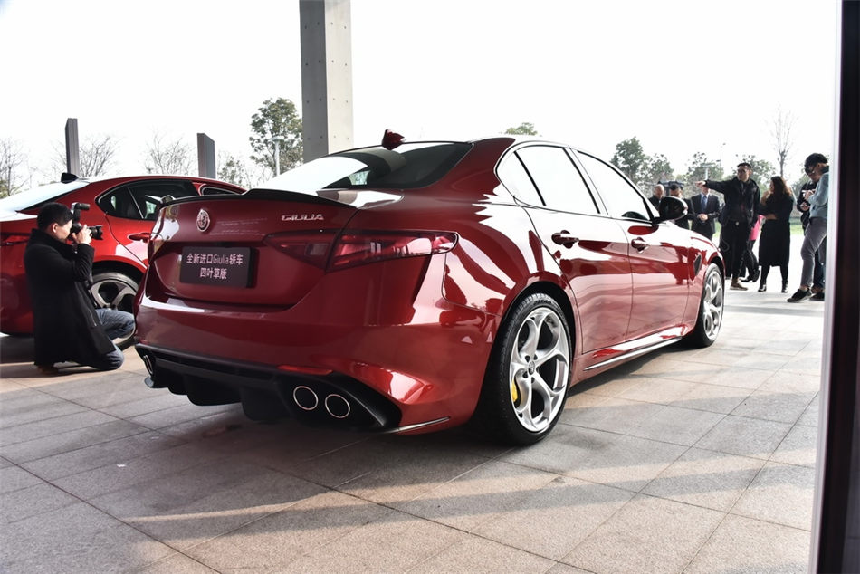 ·ŷGiulia 2.9T V6 QV 