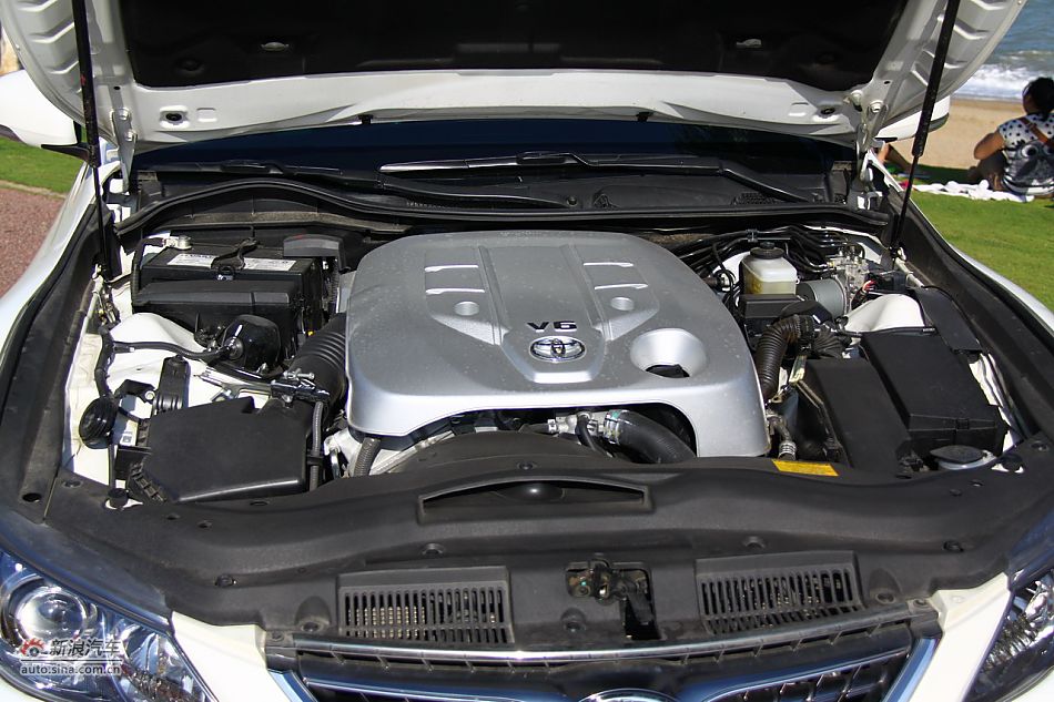 ־2.5V6