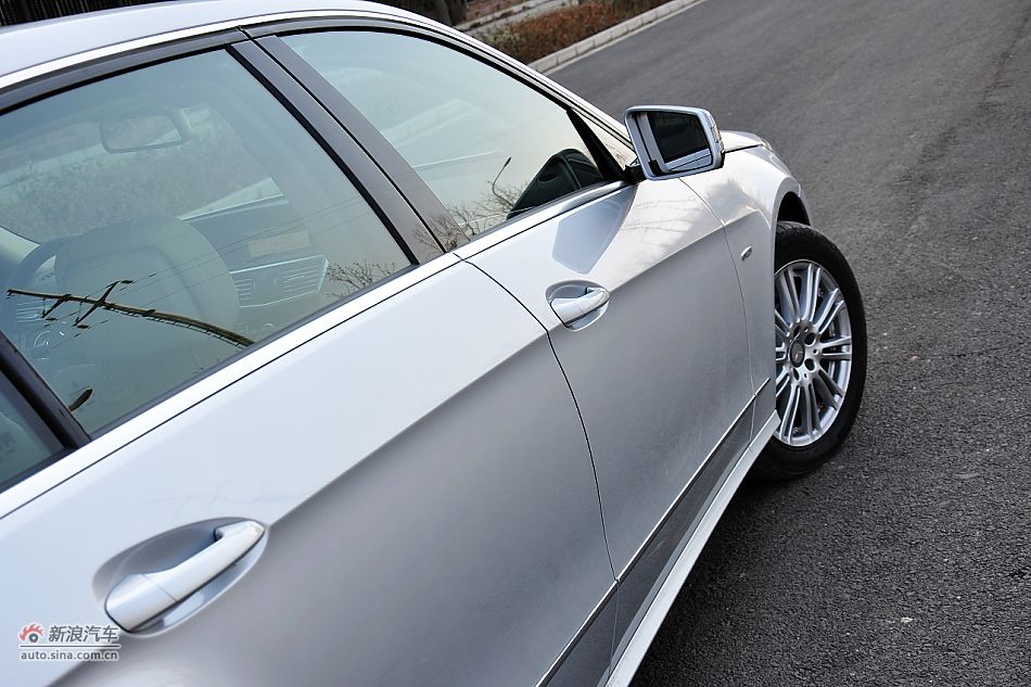 2011E200 CGI
