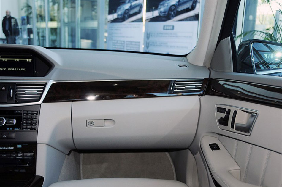 2013E260L CGI