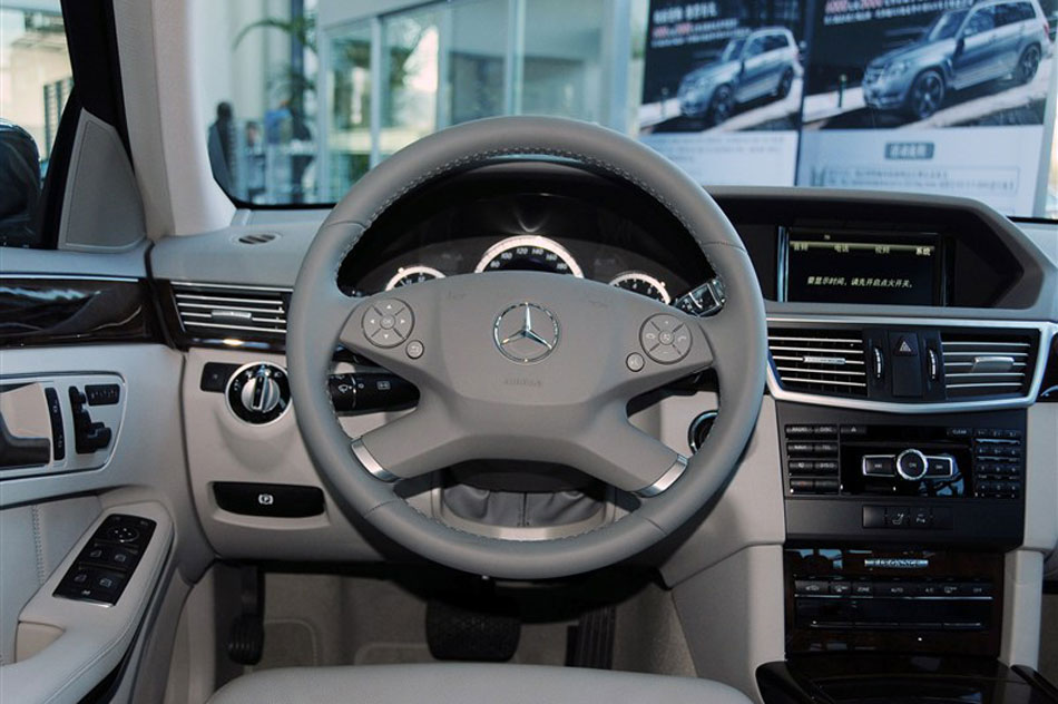 2013E260L CGI