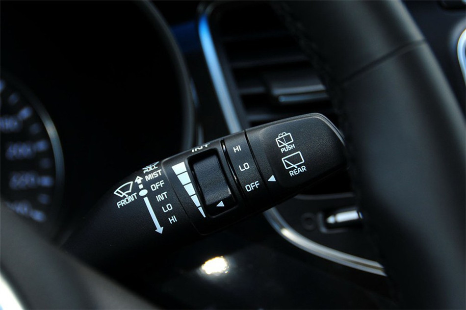 ¼ 2013 2.0L AT 5ʰ 