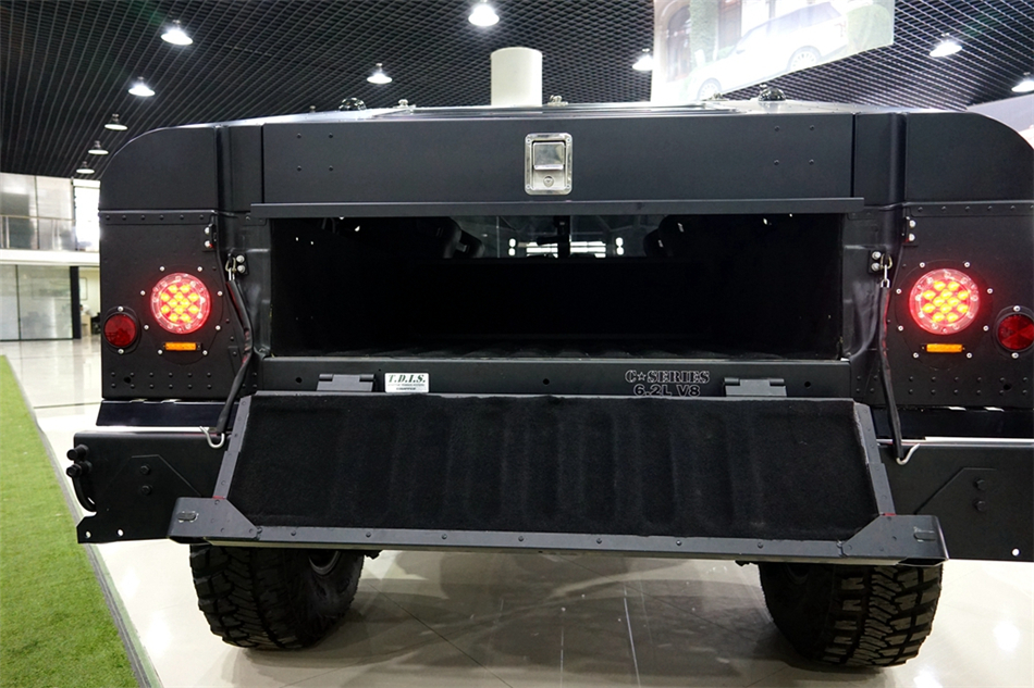 2018   Humvee C 6.2L