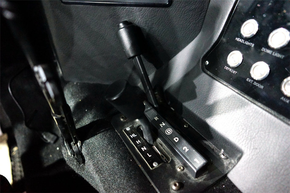 2018   Humvee C 6.2L ι