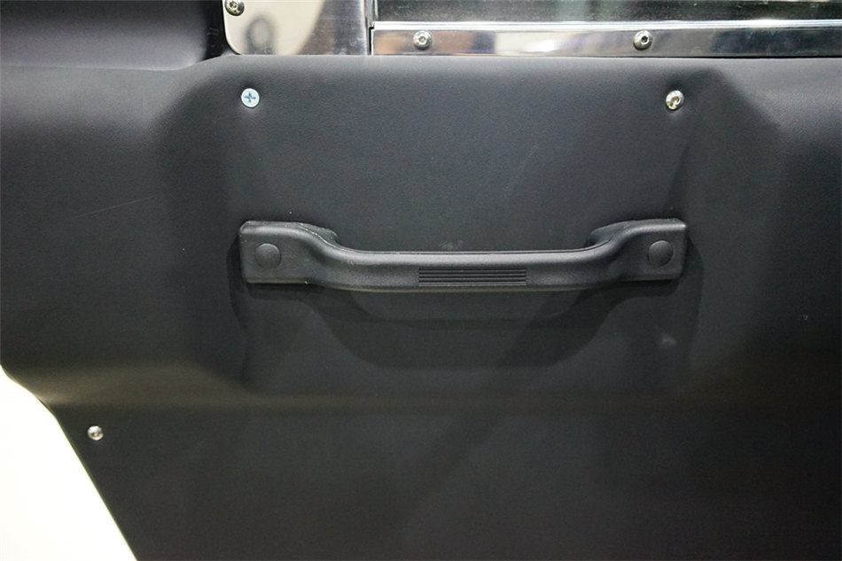 2018   Humvee C 6.2L ι