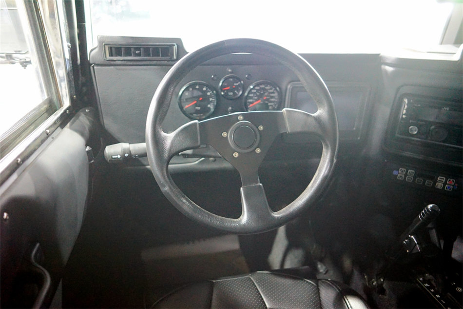 2018   Humvee C 6.2L ι