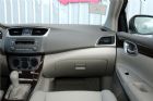 2012款 1.6L MT 豪华版 内饰