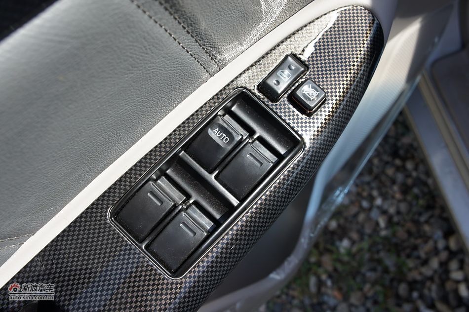 2011Զ