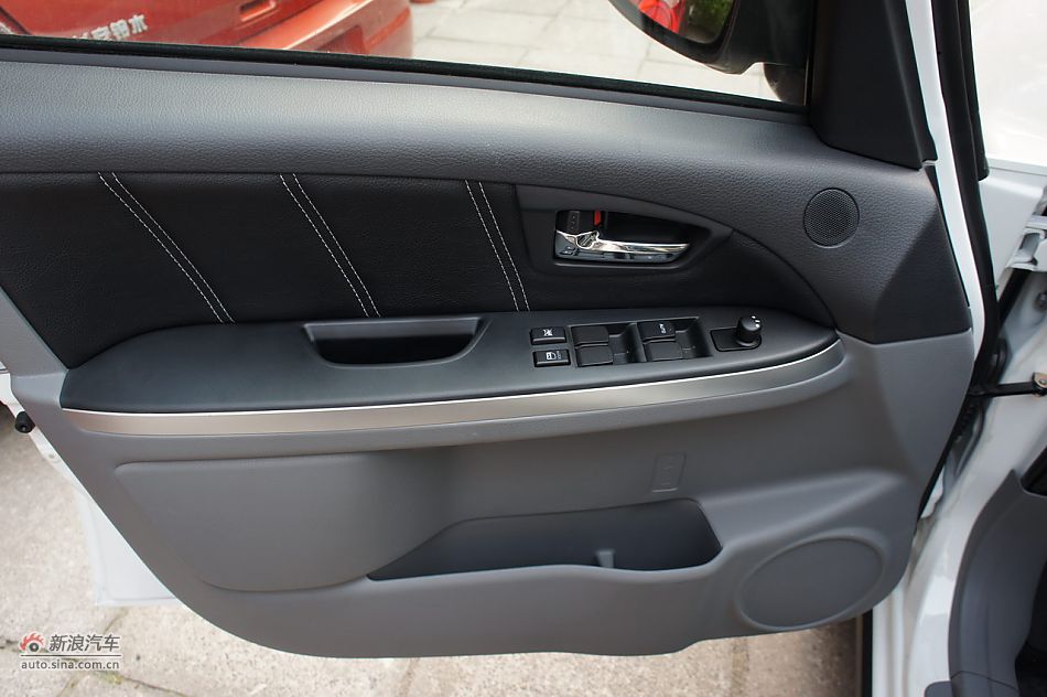 2011SX41.6Lֶ˶