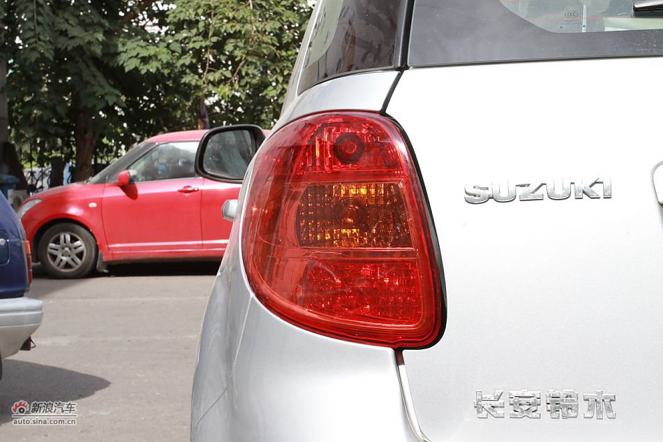 2011SX4
