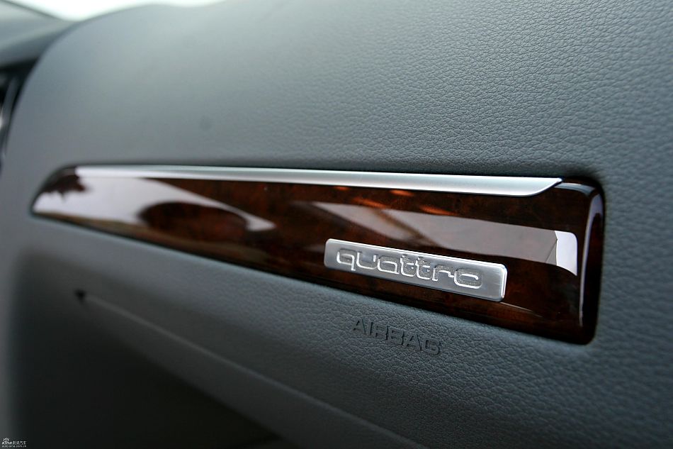 µQ7