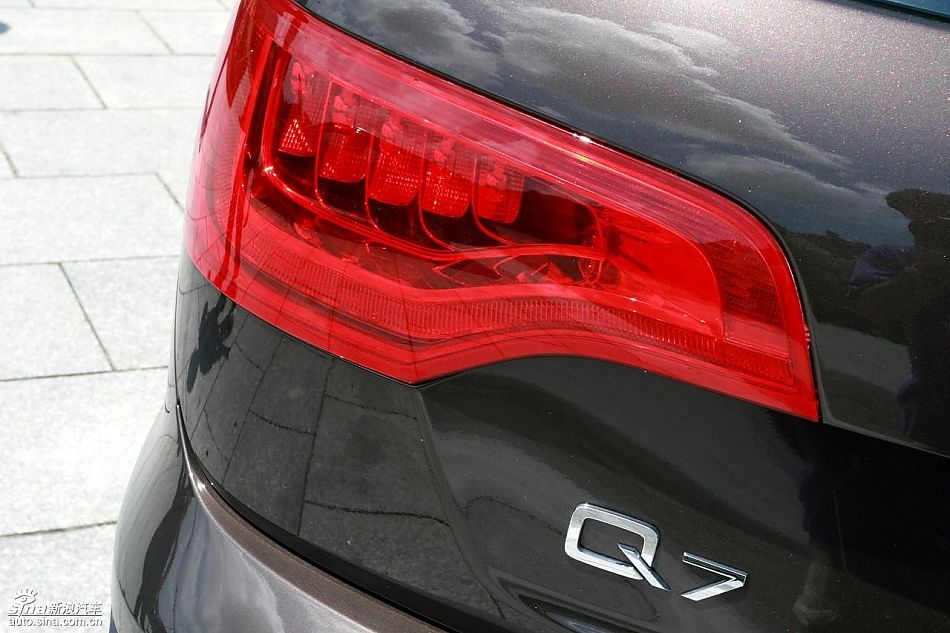 µQ7
