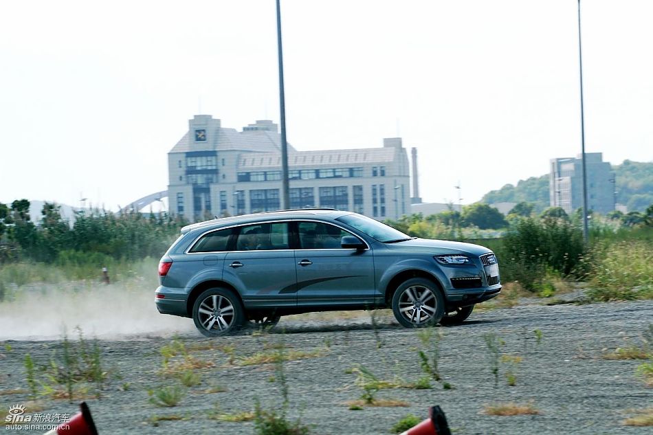 µQ7