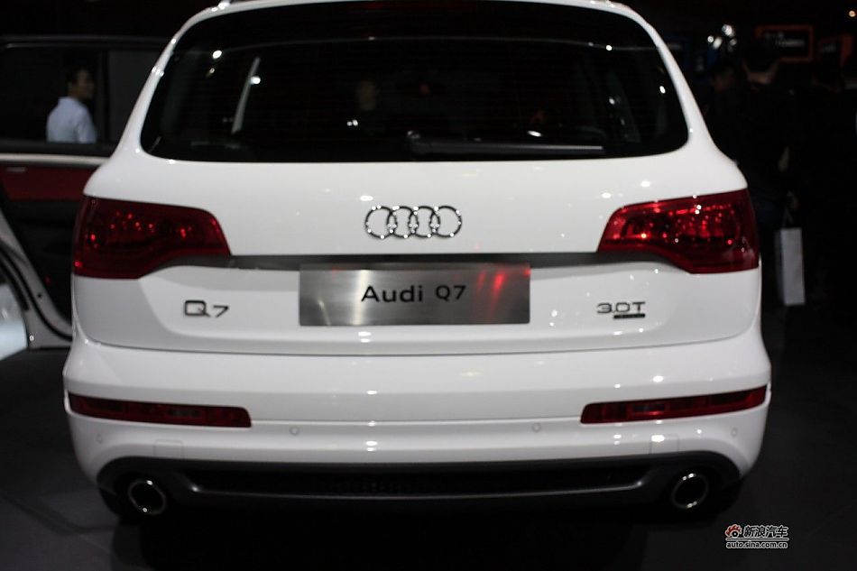 µQ7