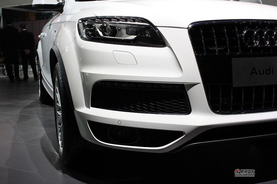µQ7