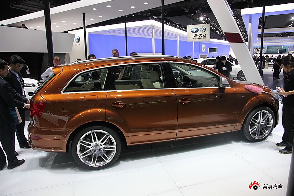 µQ7 V12 TDI quattro