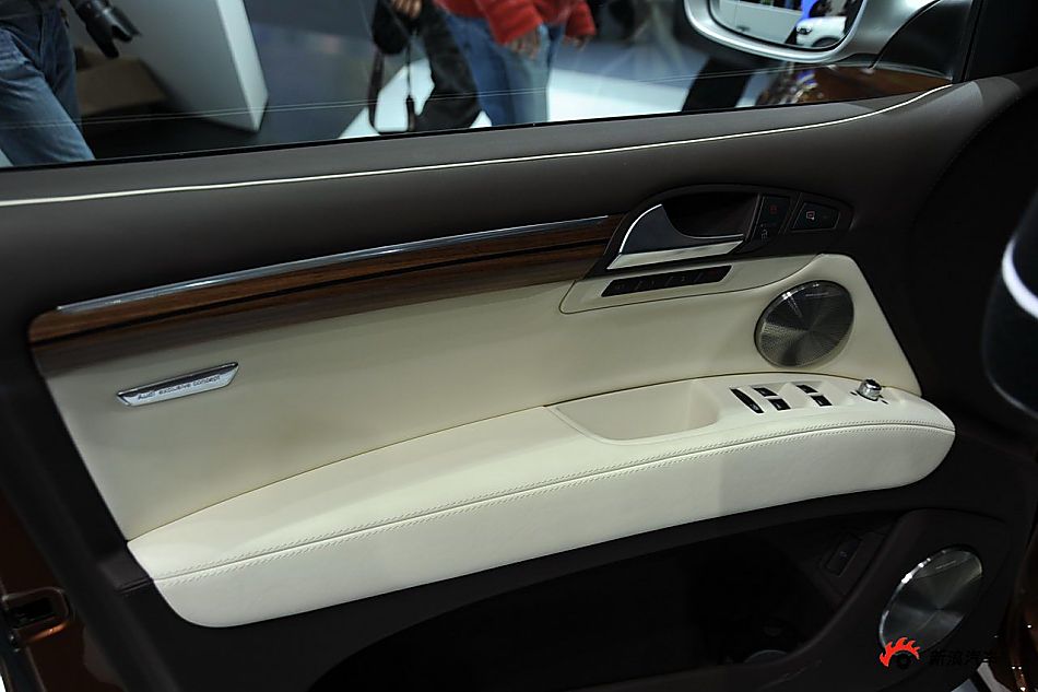 µQ7 V12 TDI quattro