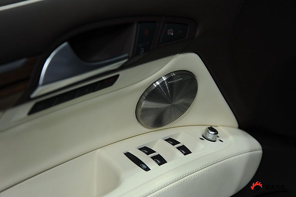 µQ7 V12 TDI quattro