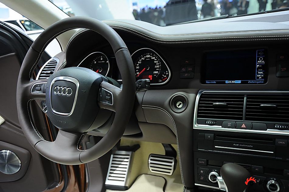 µQ7 V12 TDI quattro