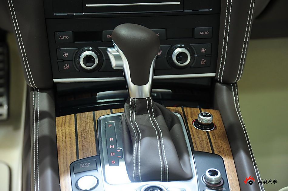 µQ7 V12 TDI quattro