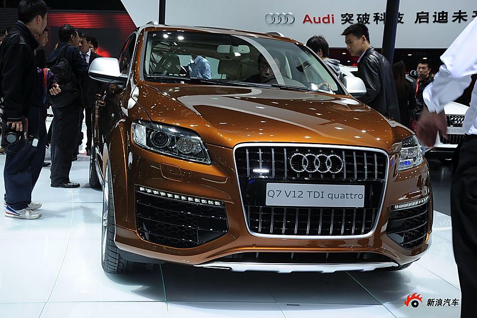 µQ7 V12 TDI quattro