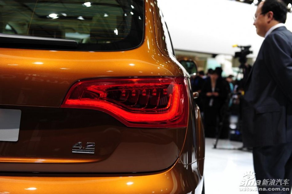 µQ7