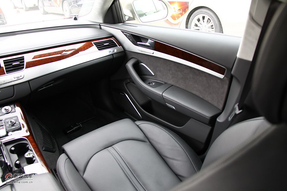 2011A8L