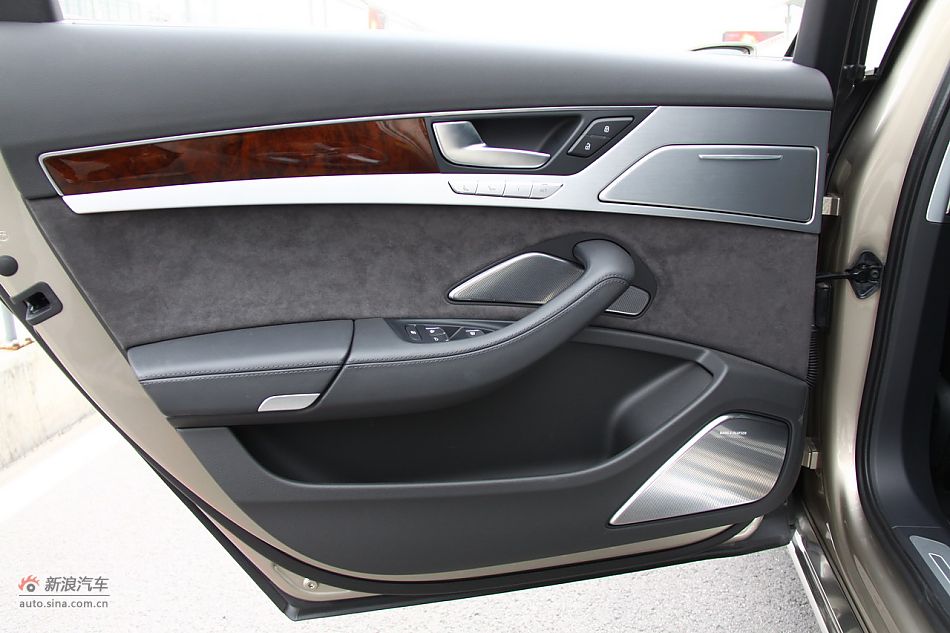 2011A8L