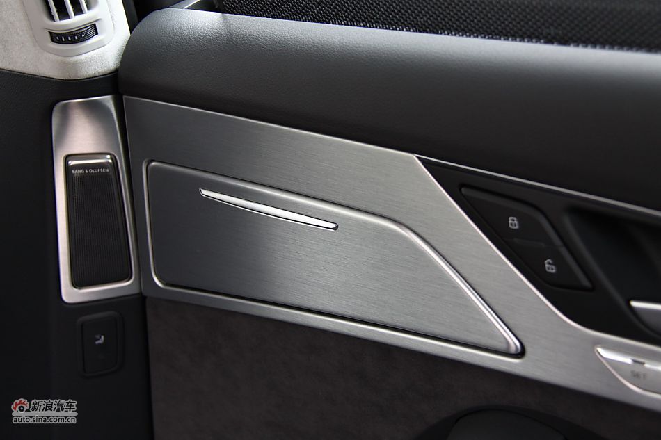 2011A8L