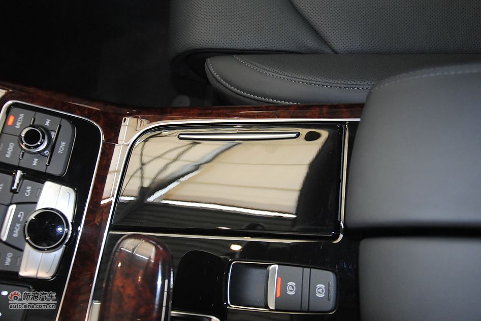 2011µA8L 6.3L FST W12