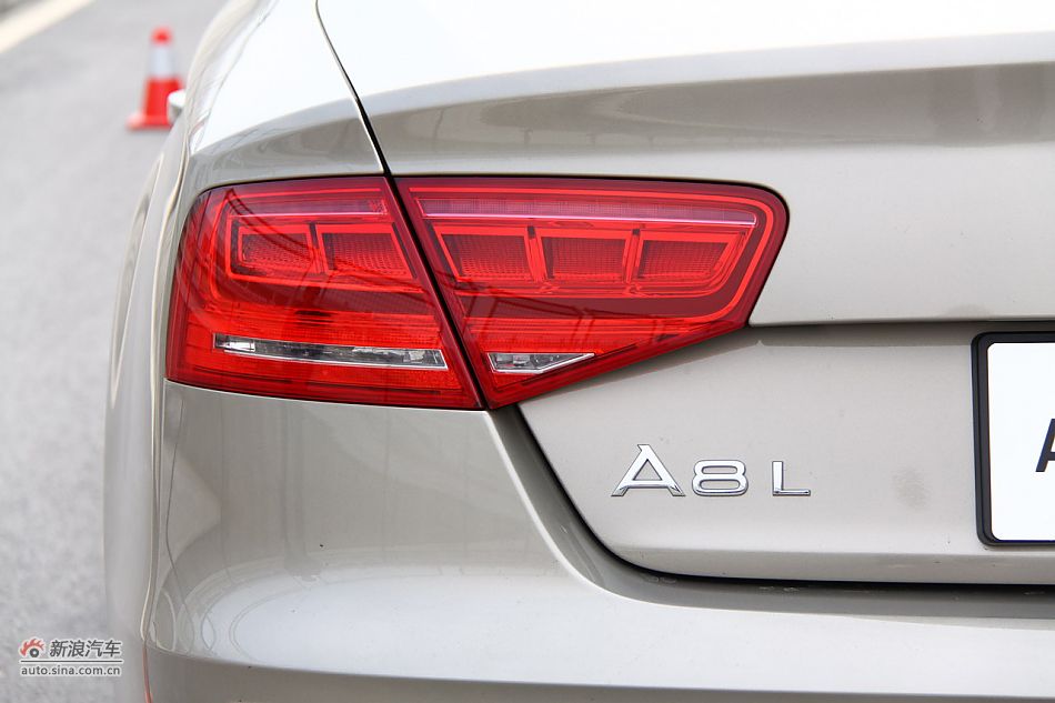 2011A8L