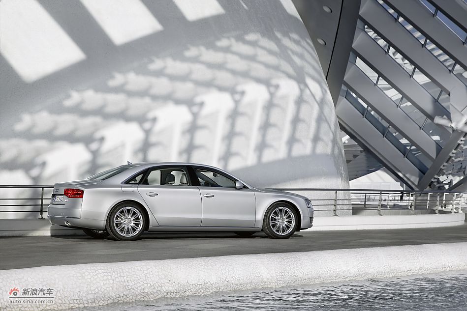 2011µA8L W12ٷͼ