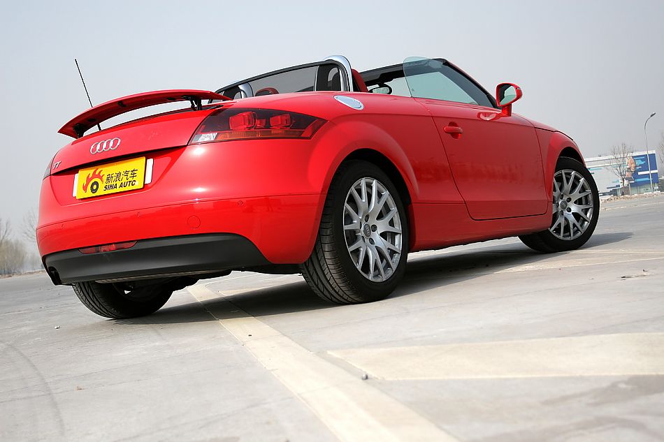 µTT RoadsterܳͼƬ