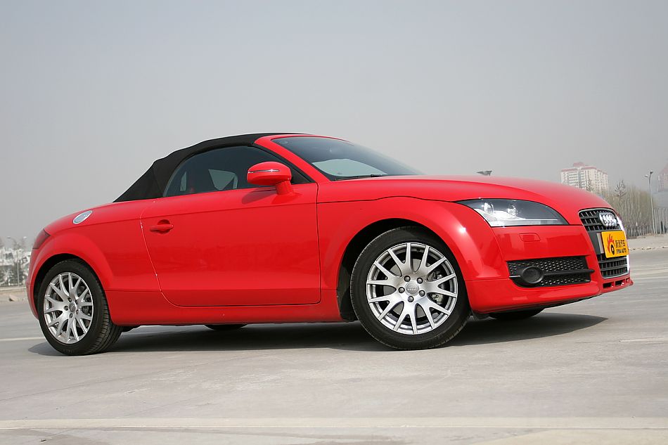 µTT RoadsterܳͼƬ